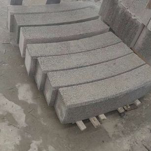 连云港芝麻白弧形路牙石