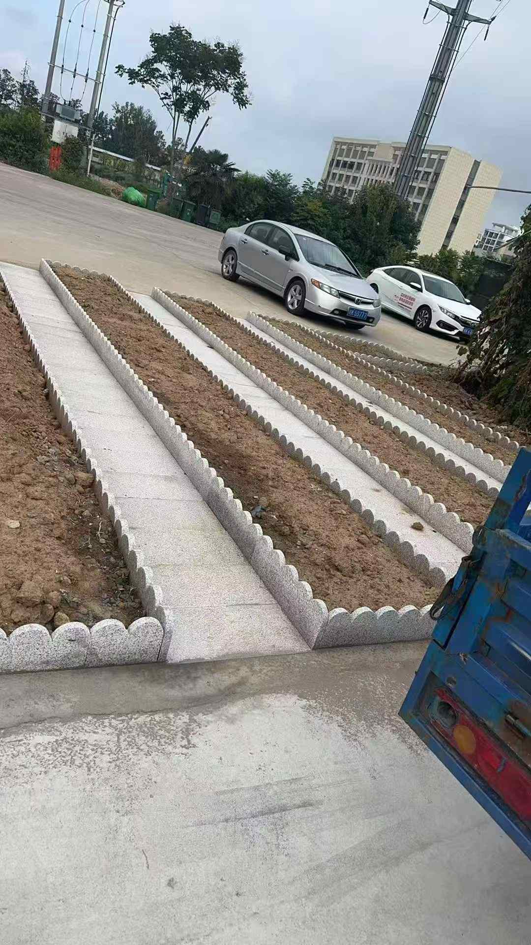 连云港芝麻白花边石